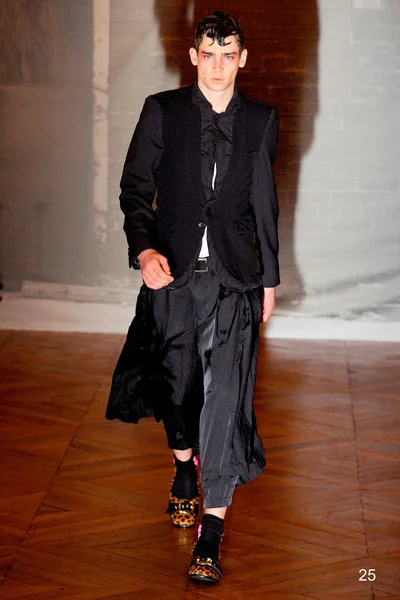 Look 25